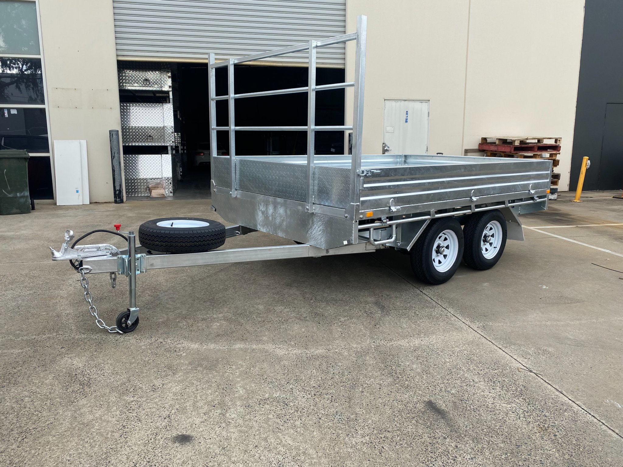 The-Galvanised Trailer-co Facebook ad: 2026 TGTC 10x7 flat top tandem trailer (3000kg atm)