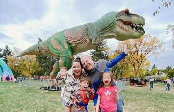 Dinosaur World Festival  Facebook ad