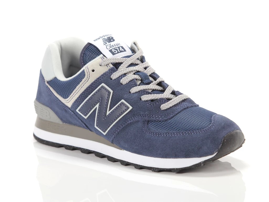YouSporty Facebook ad: Le sneakers che cerchi, tutte in un unico…