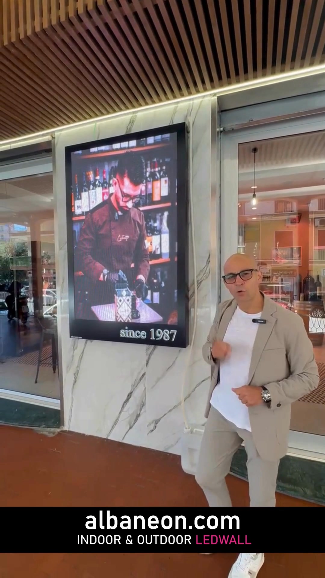 Alba Neon Insegne dal 1987 Facebook ad: Ledwall - Schermi LED - Monitor - Digital Signage