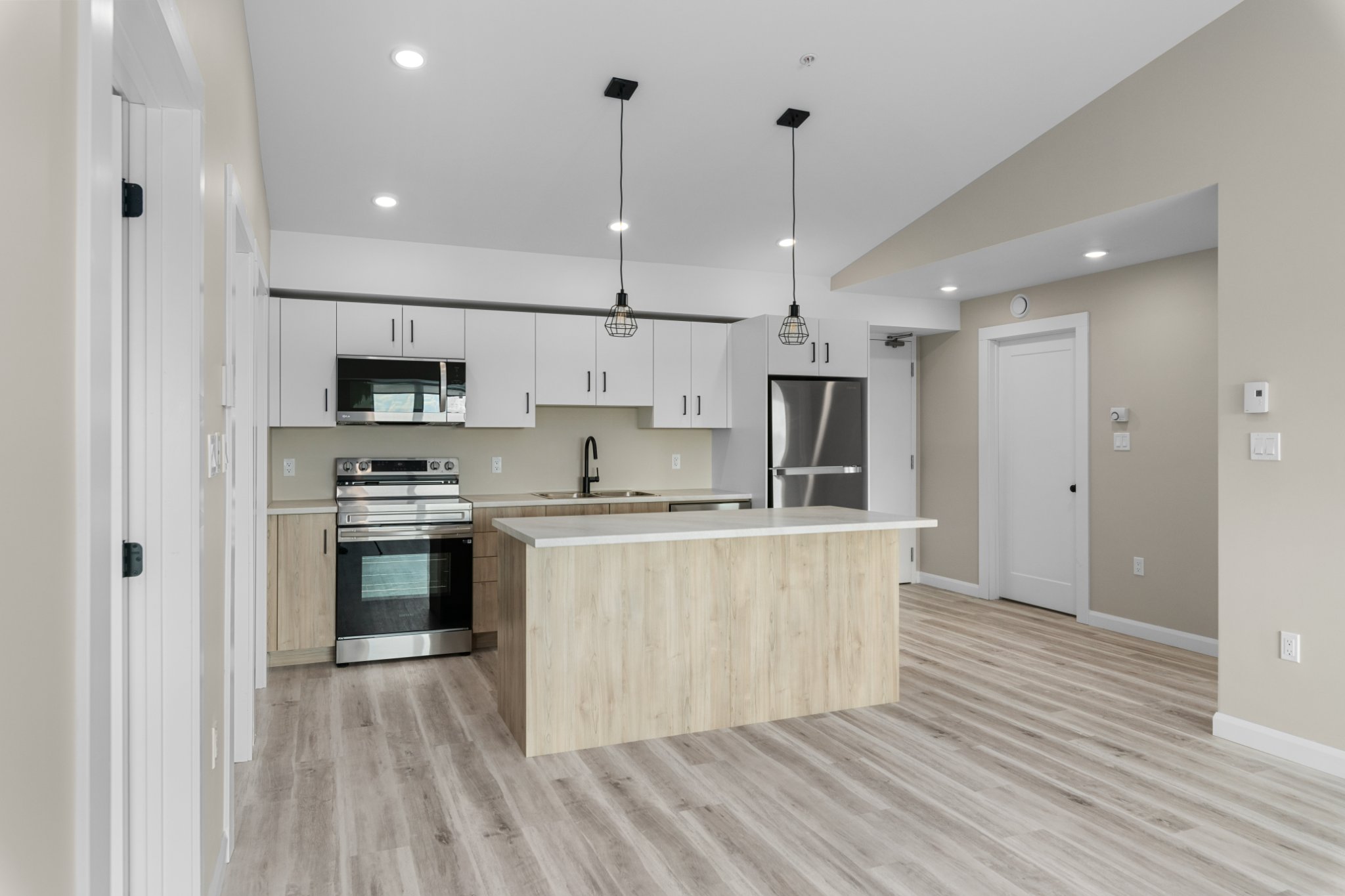 Harlow Leasing Facebook ad: 2 Beds 1 Bath Apartment