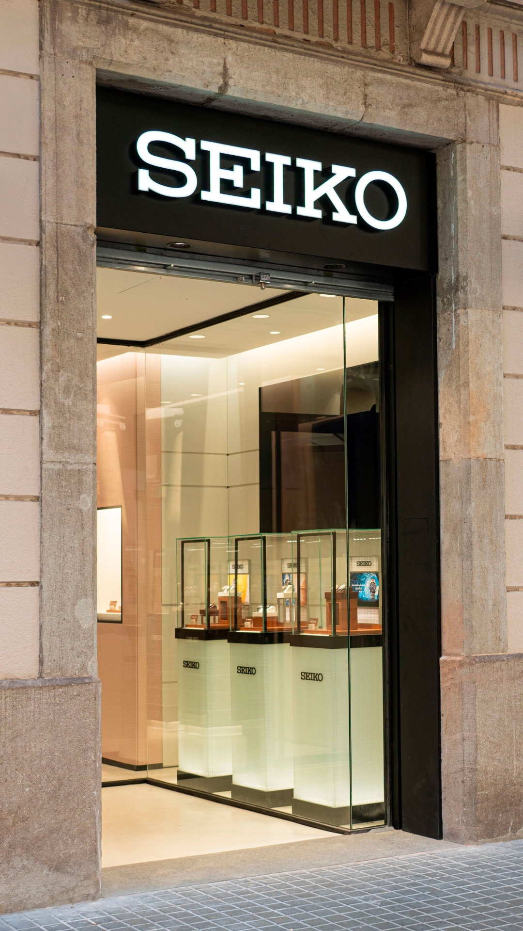 SEIKO España Facebook ad: Tienda Seiko Oficial