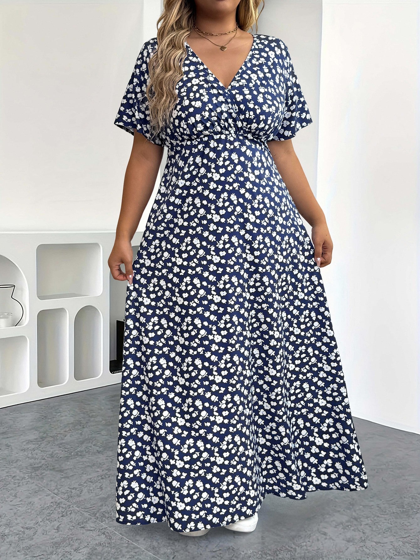 SHEIN CURVE Facebook ad: Explore the fashion universe.