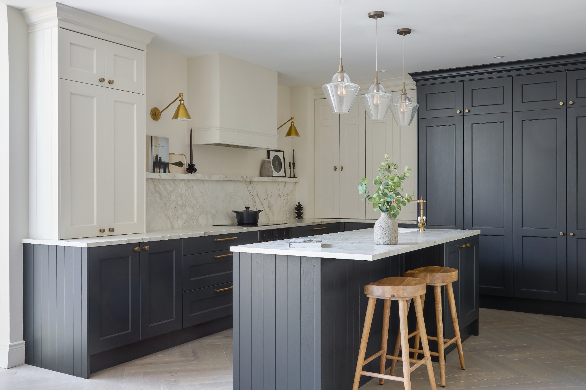 De Barra Facebook ad: Custom Kitchens by De Barra