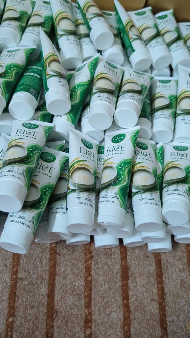 Product Creator Facebook ad: Apna Face Wash Brand Banayein
