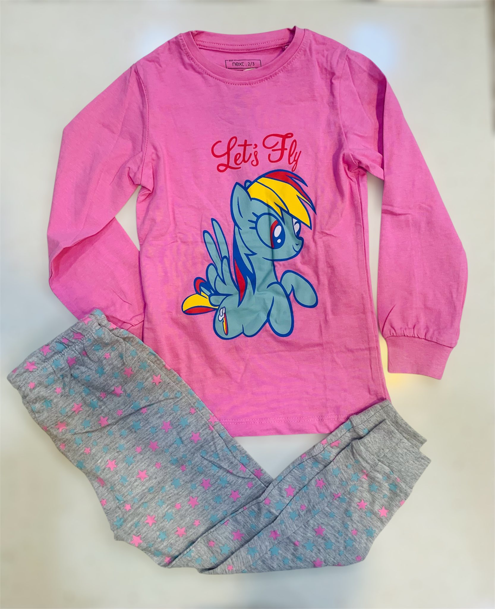 German Kids Shop Facebook ad: عرض الملابس بهاري و تخفيضات الملابس شتوي