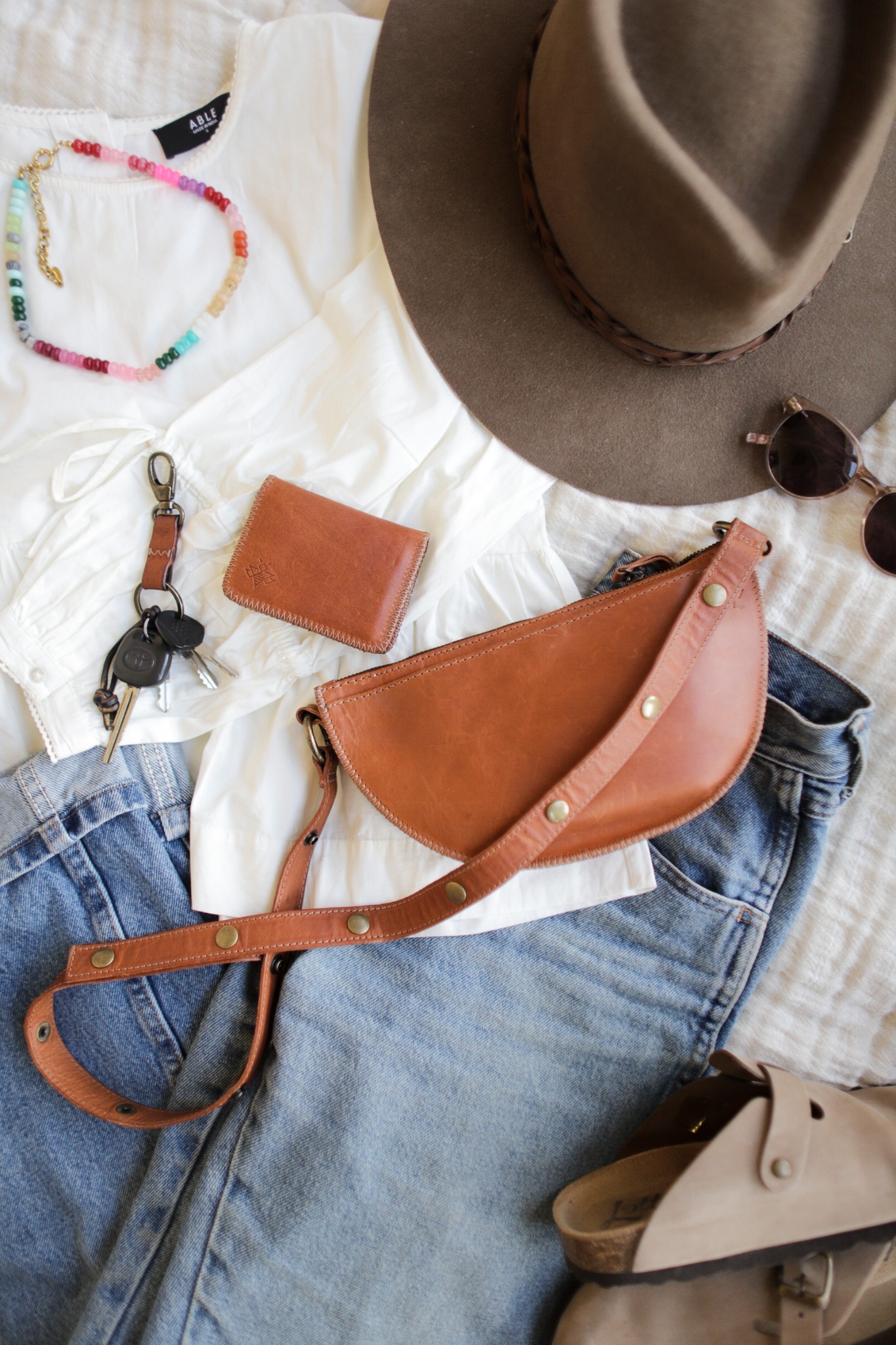 Lyons Leather Co. Facebook ad: The most versatile bag ever