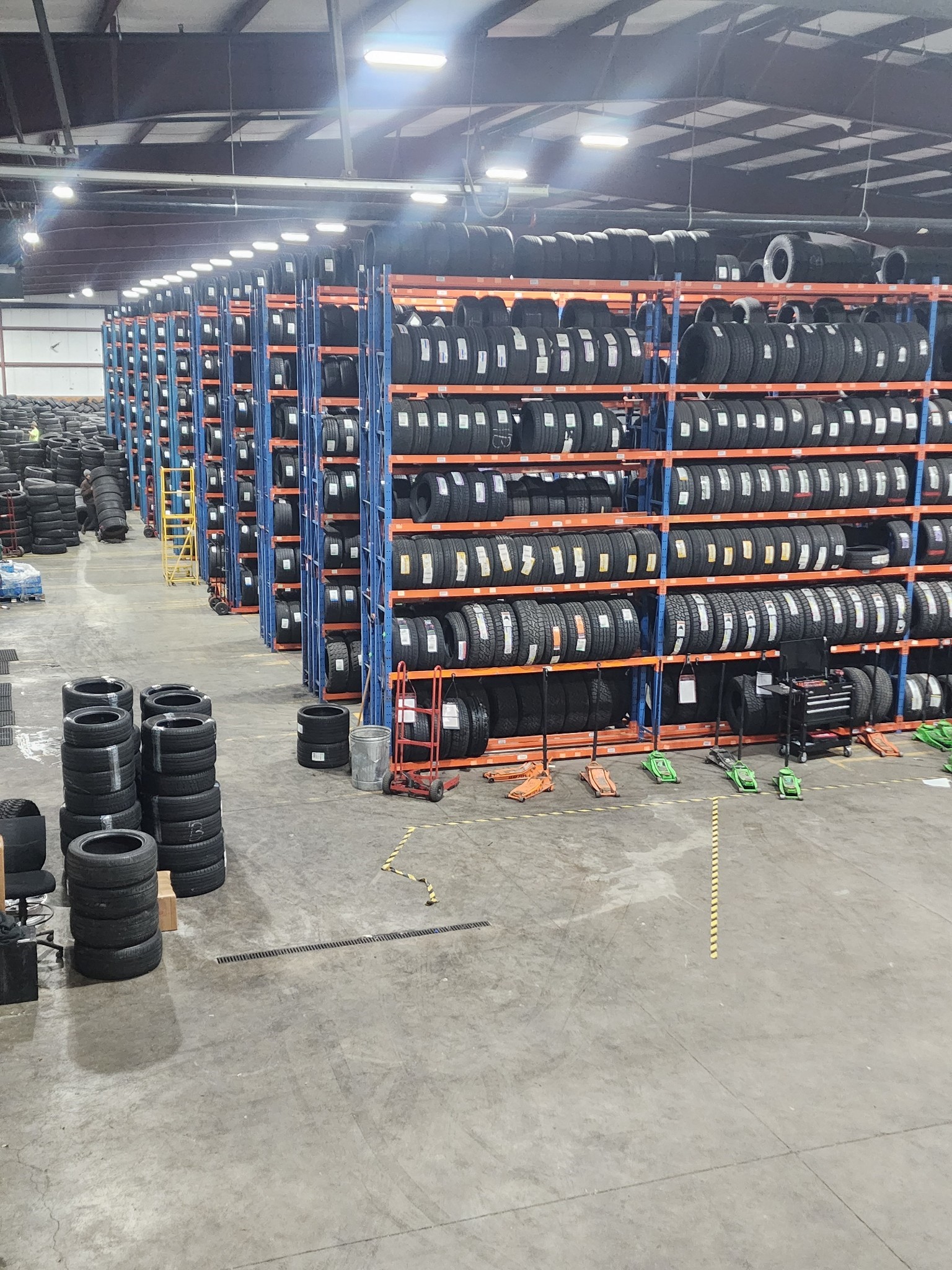 High Tread Tires Facebook ad: NEED TIRES!? Like saving money?
