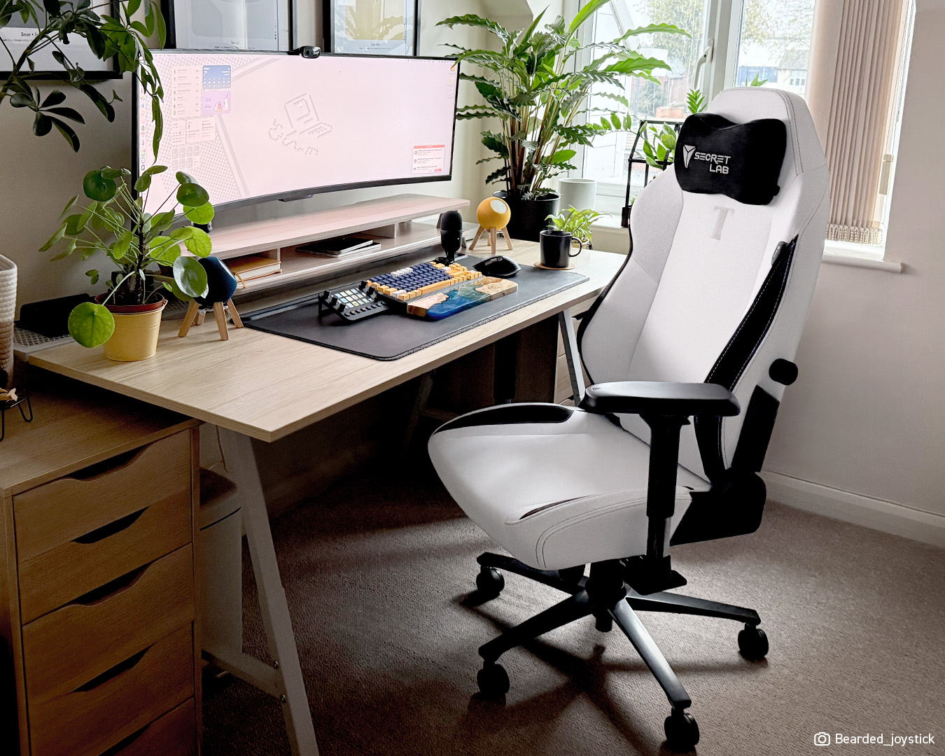 Secretlab Facebook ad