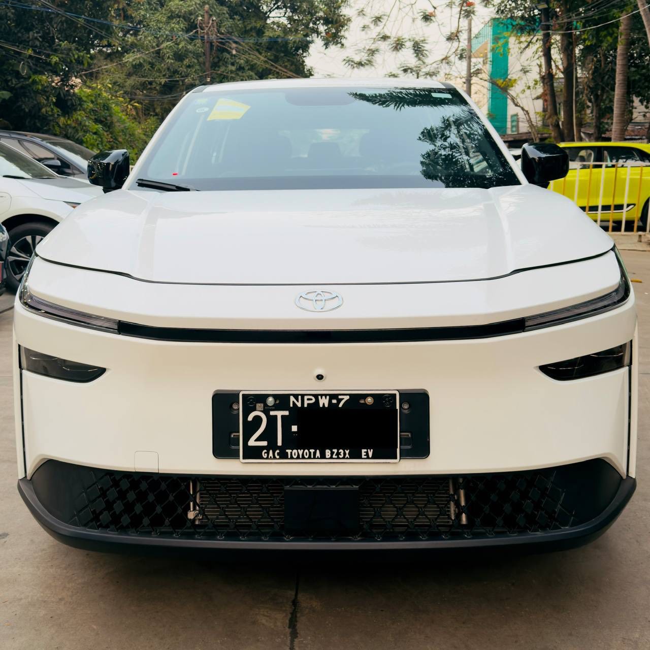 Great Big Boss Car Sales Centre Facebook ad: ရုံးသုံး/အိမ်သုံး/ကျောင်းကြို၊ပို့အတွက်…