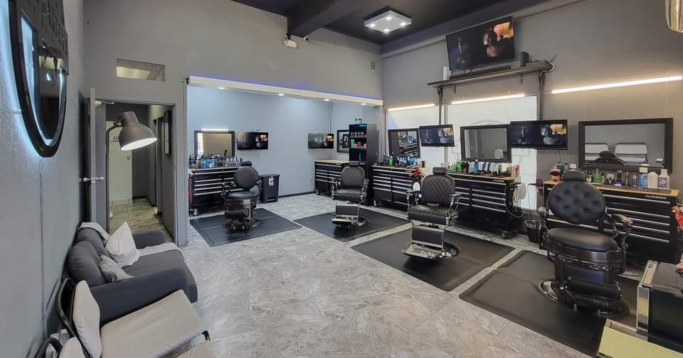 The Barber's by BarbaRoja Facebook ad: 787-429-0990 Martes a Sábado.