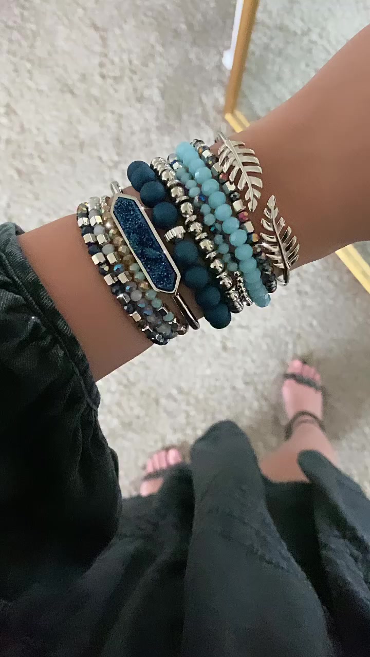 Kinsley Armelle Facebook ad: Get 40% OFF Ends Tonight!