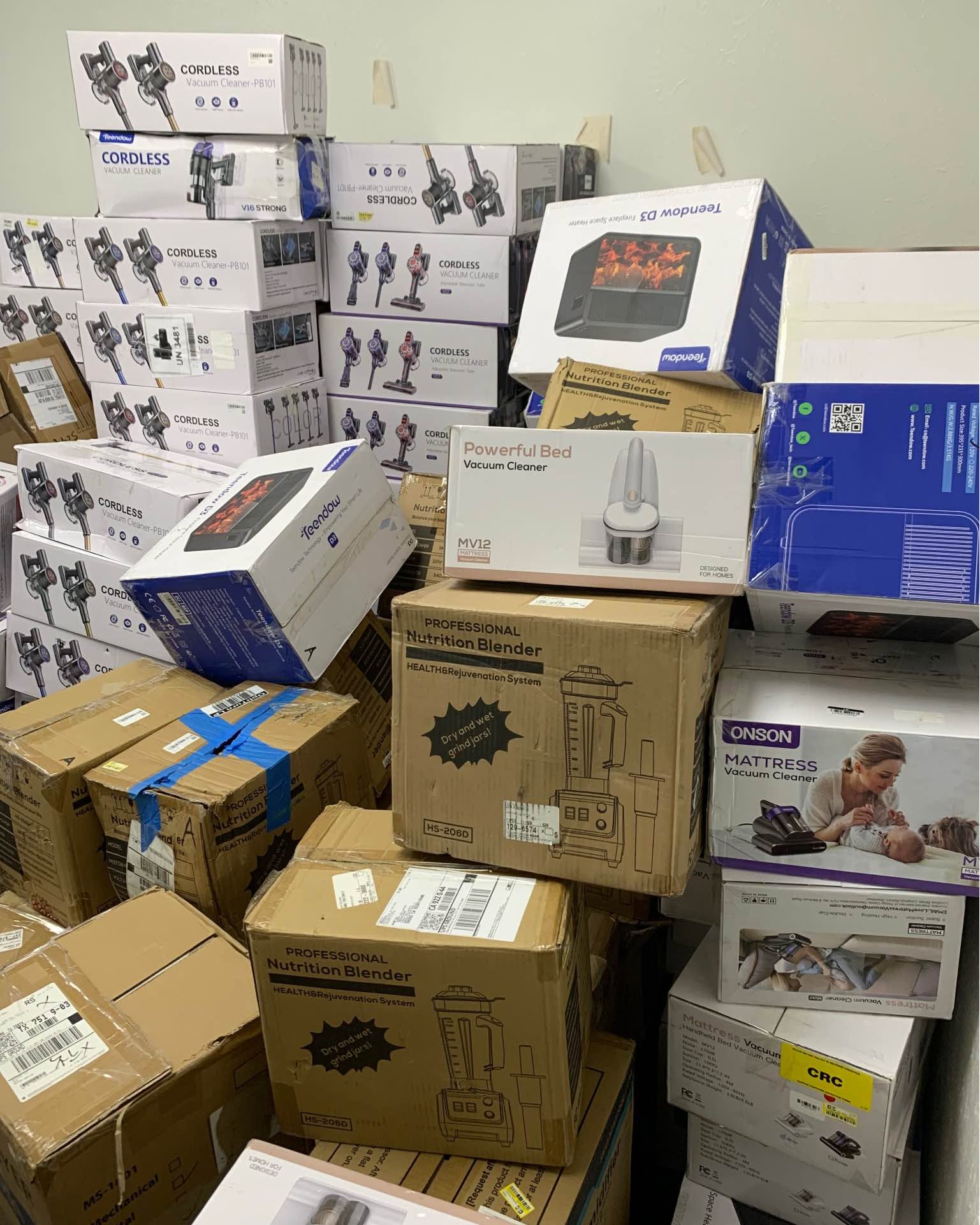 Zhiming Wu Facebook ad: Small appliance/ vacuum /belenders!July 4th Discount sale!