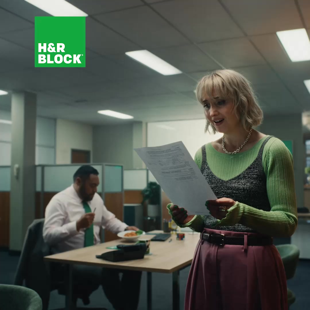 H&R Block Australia Facebook ad: We can do your tax day, night & weekends