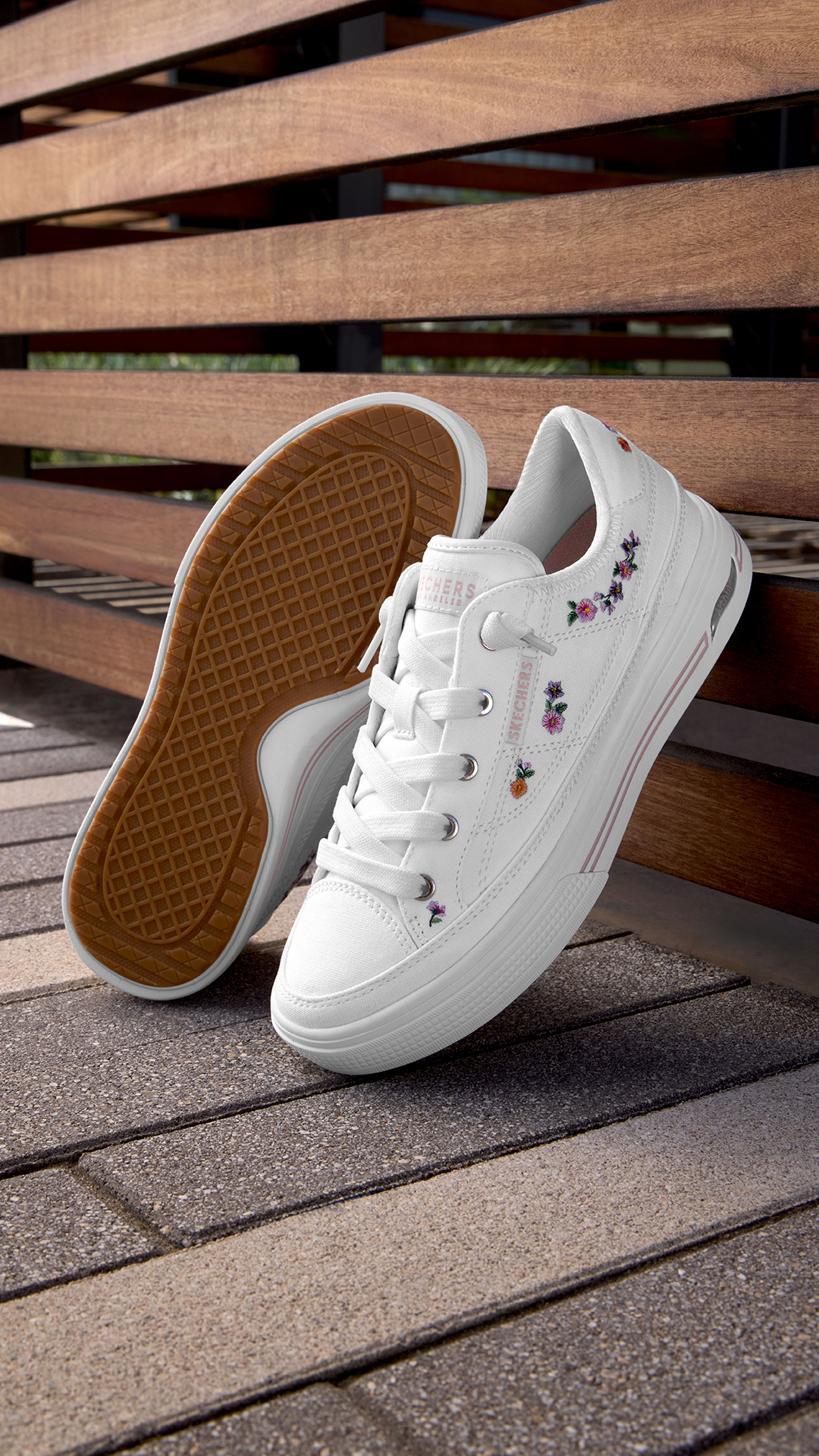 SKECHERS Facebook ad