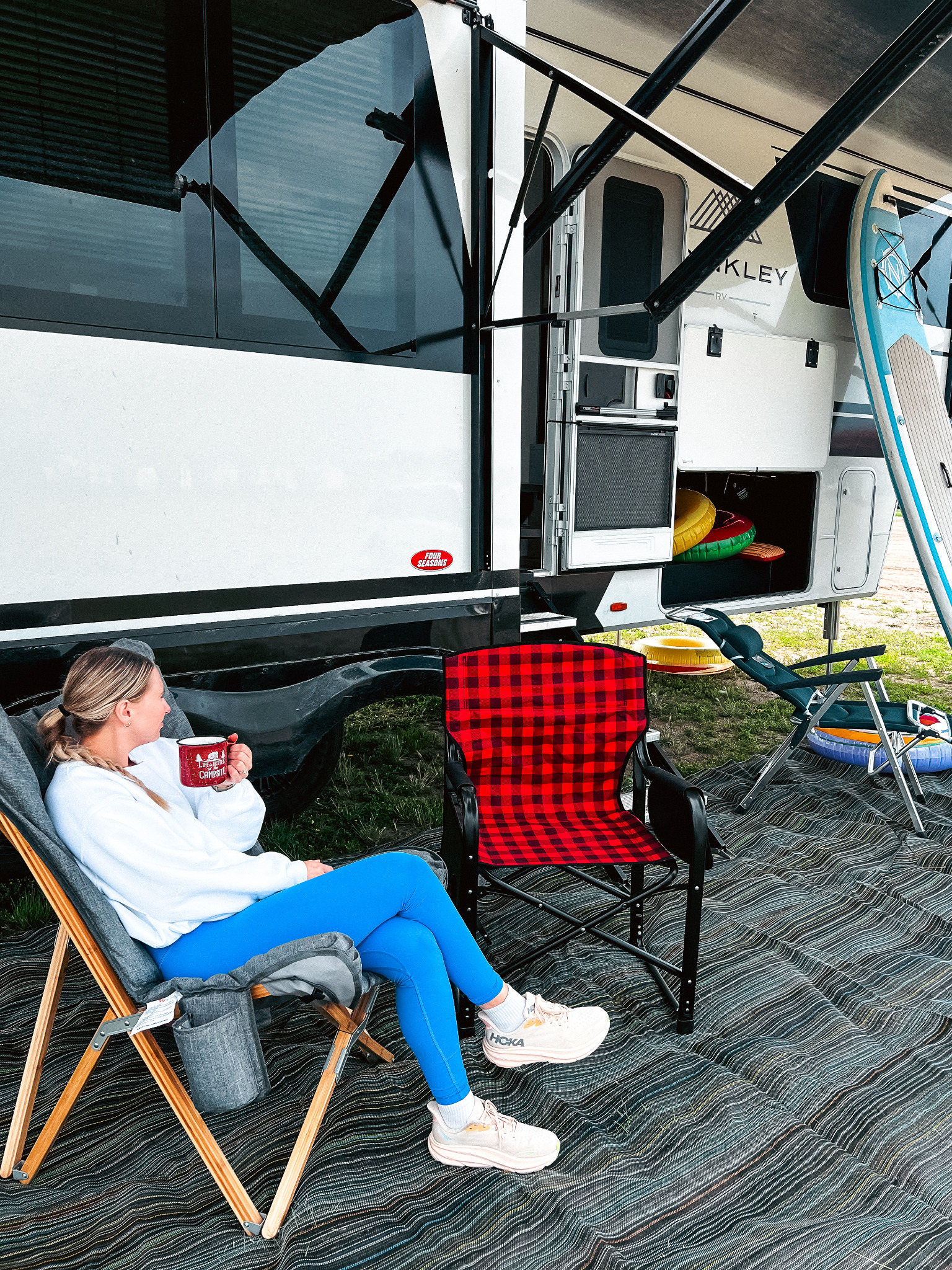 Four Seasons Sales Medicine Hat Facebook ad: RV Dealership in Alberta