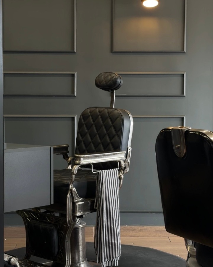 Barbería Casa 24 Facebook ad: Sabemos que un corte para los más pequeños…