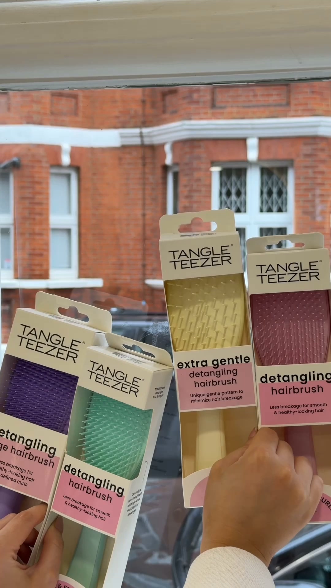 Tangle Teezer Facebook ad: This is the brush your salon reaches for…