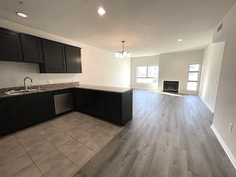 Randal Miles Facebook ad: 2 Beds 2 Baths Apartment