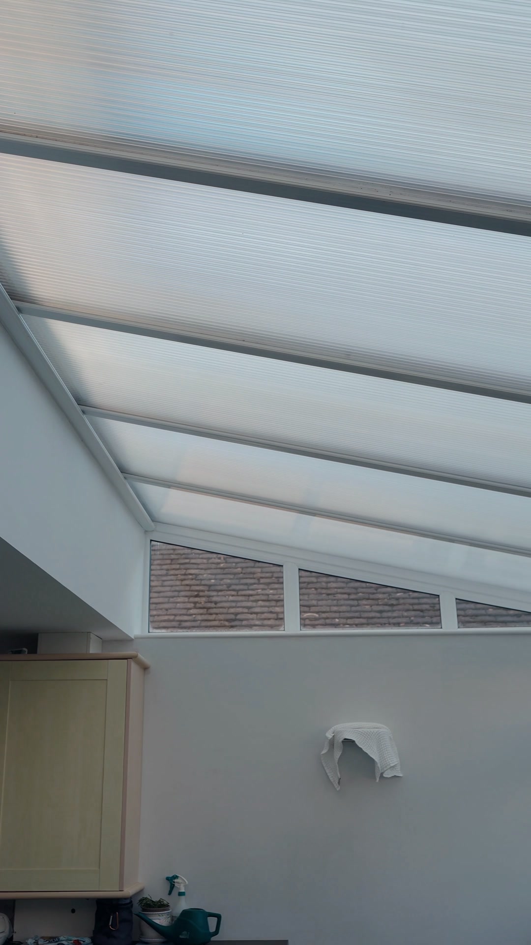 All Seasons Roof UK Facebook ad: Trusted by 4,000+ UK homeowners