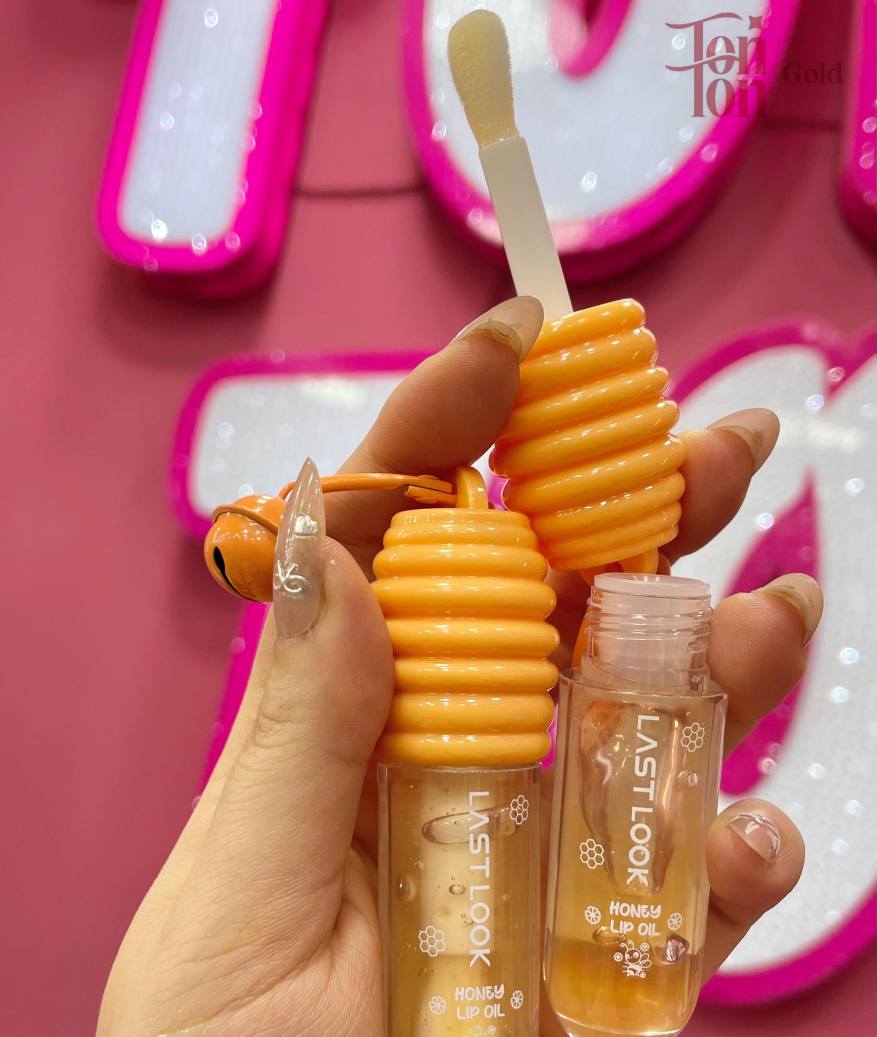 Tonton Gold Makeup & Accessory Facebook ad
