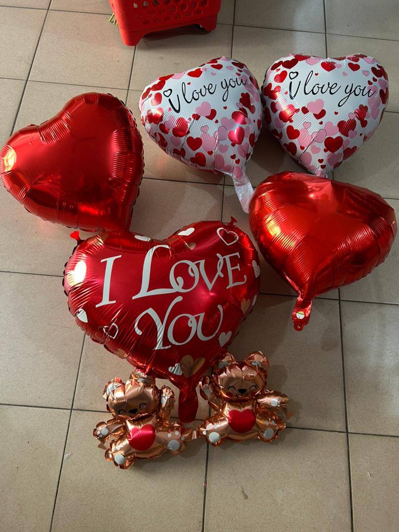 Le mall de 1000 Francs Facebook ad: Pour le saint valentin le set complet a…