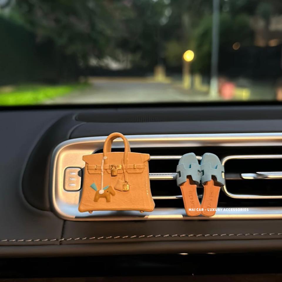 Mai car - tiệm đồ chơi xe hơi Facebook ad