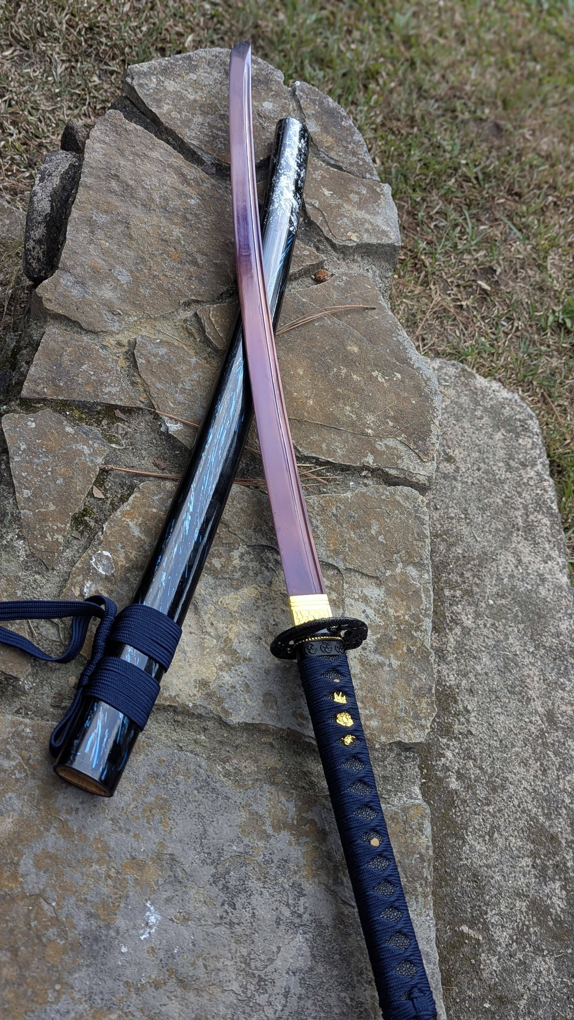 Borvo-KnifeShophn Facebook ad: Nuevamente Disponibles