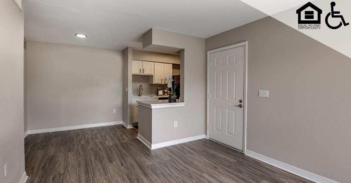 Lake Pointe Apartments Facebook ad