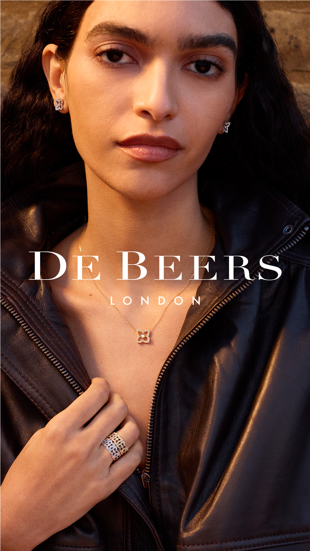 De Beers Facebook ad: The difference between being noticed and being remembered.