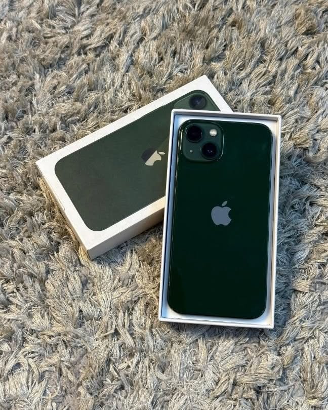 Seyma Keskin Facebook ad: iPhone 13 & iPhone 13 mini
