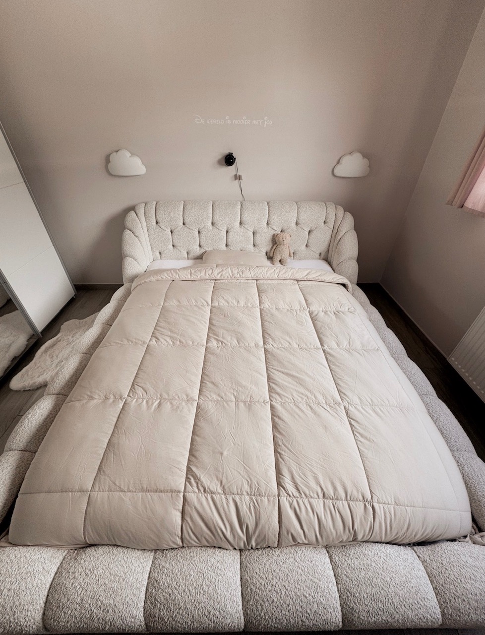 HappyBed Facebook ad