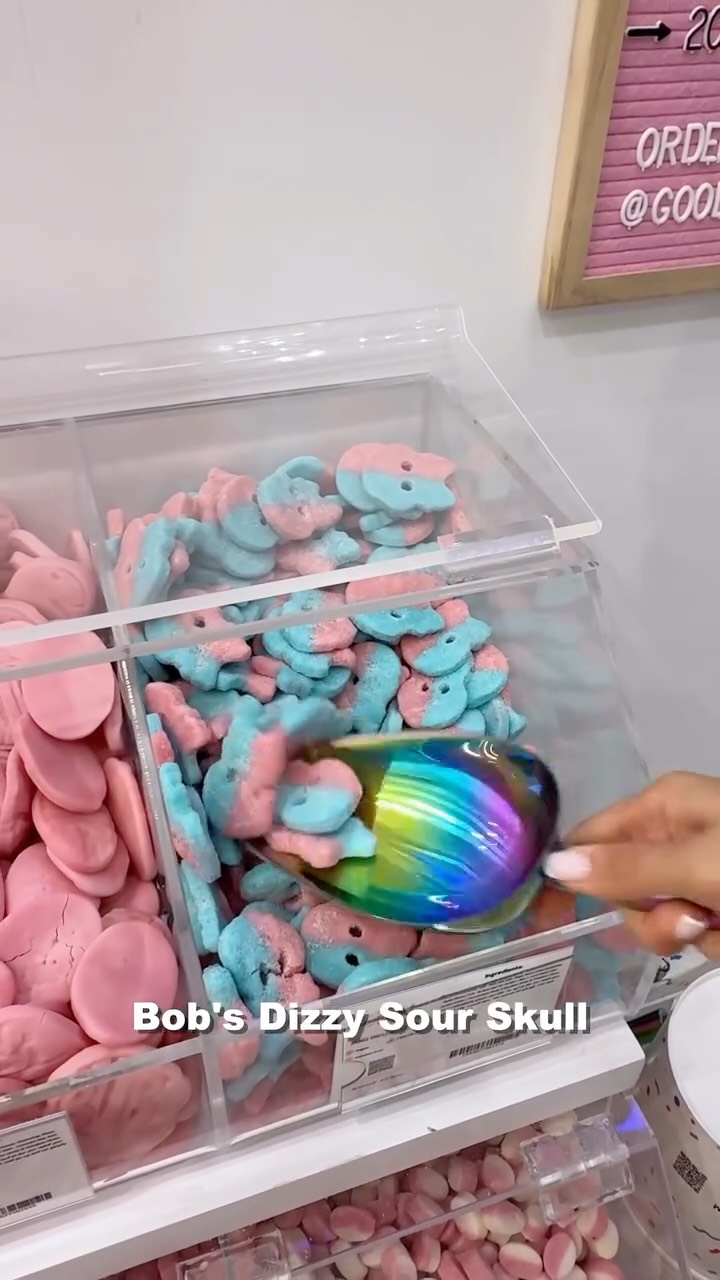 Goodiset Facebook ad: Build a Swedish candy box with us