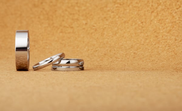 Wedding Rings Direct Facebook ad: Busy Brides! Silver Samples Wedding Rings Delivered free…
