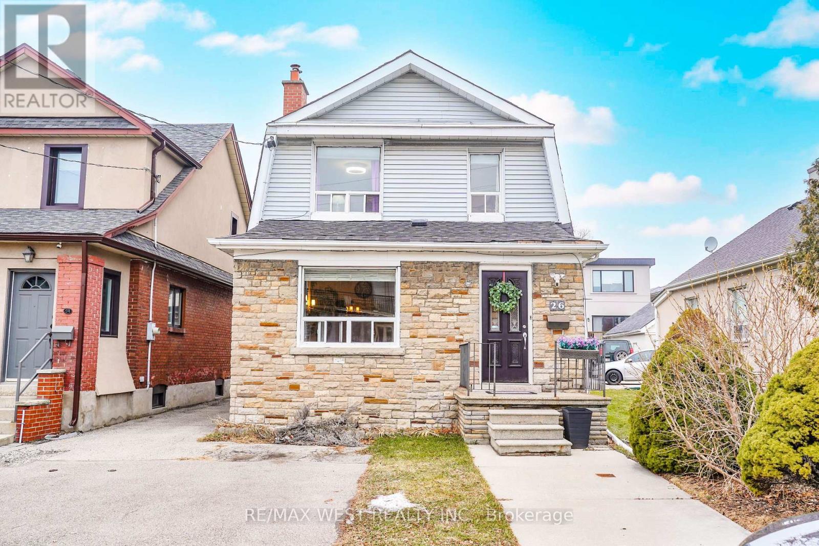 Frank Leo & Associates Re/max West Realty Inc Facebook ad