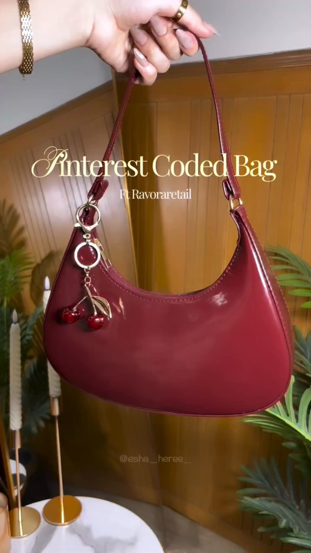 Ravora Facebook ad: Premium Bags | Up to 70% OFF