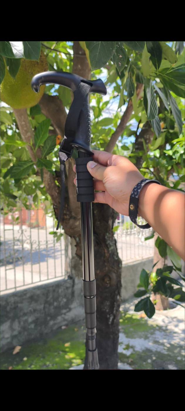 Hannah_Yanah Facebook ad: Adjustable Hiking Stick
