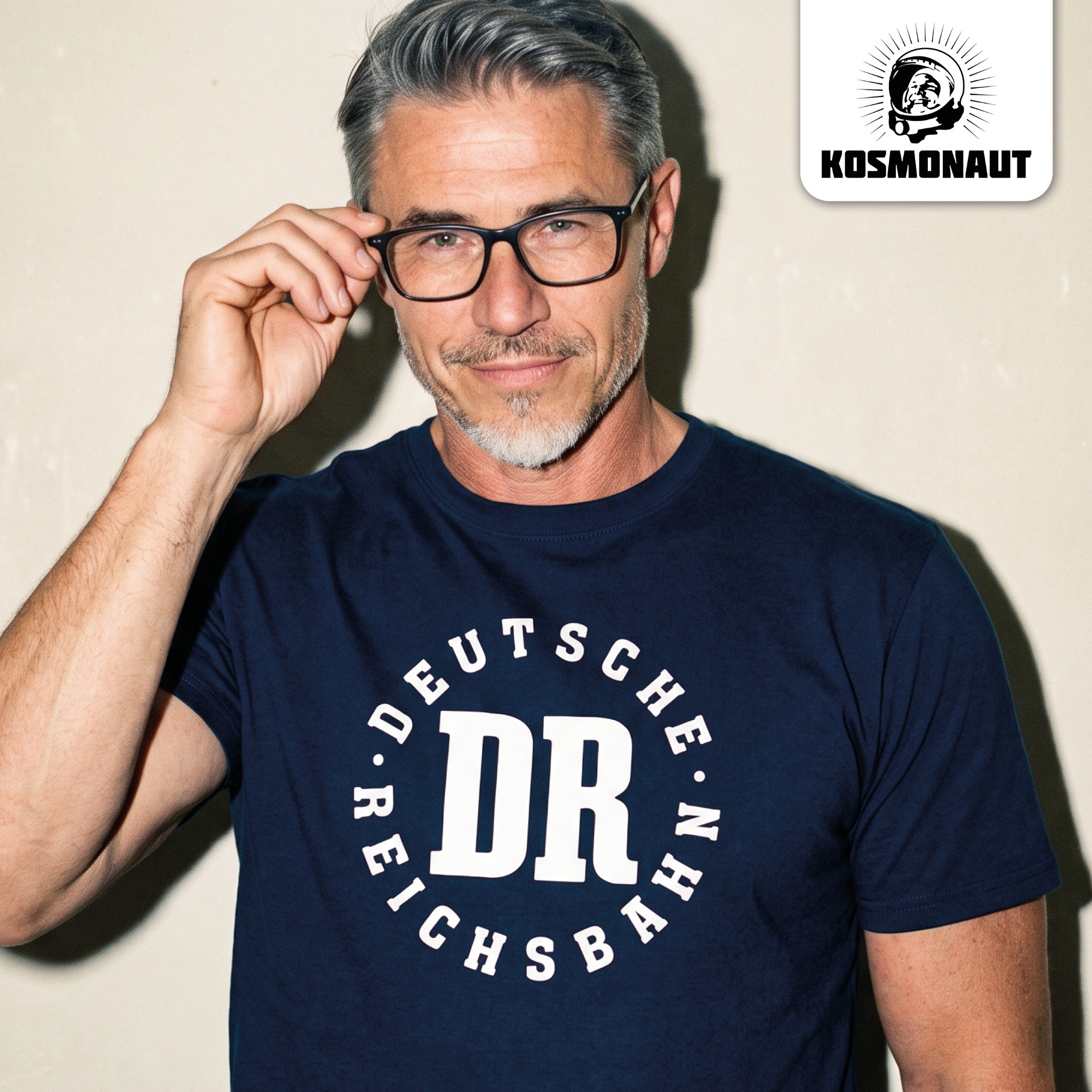 Kosmonautshop.de • 100% DDR-Originale - VEB Textilkombinat Facebook ad: www.kosmonautshop.de Mehr DDR-Motive?
