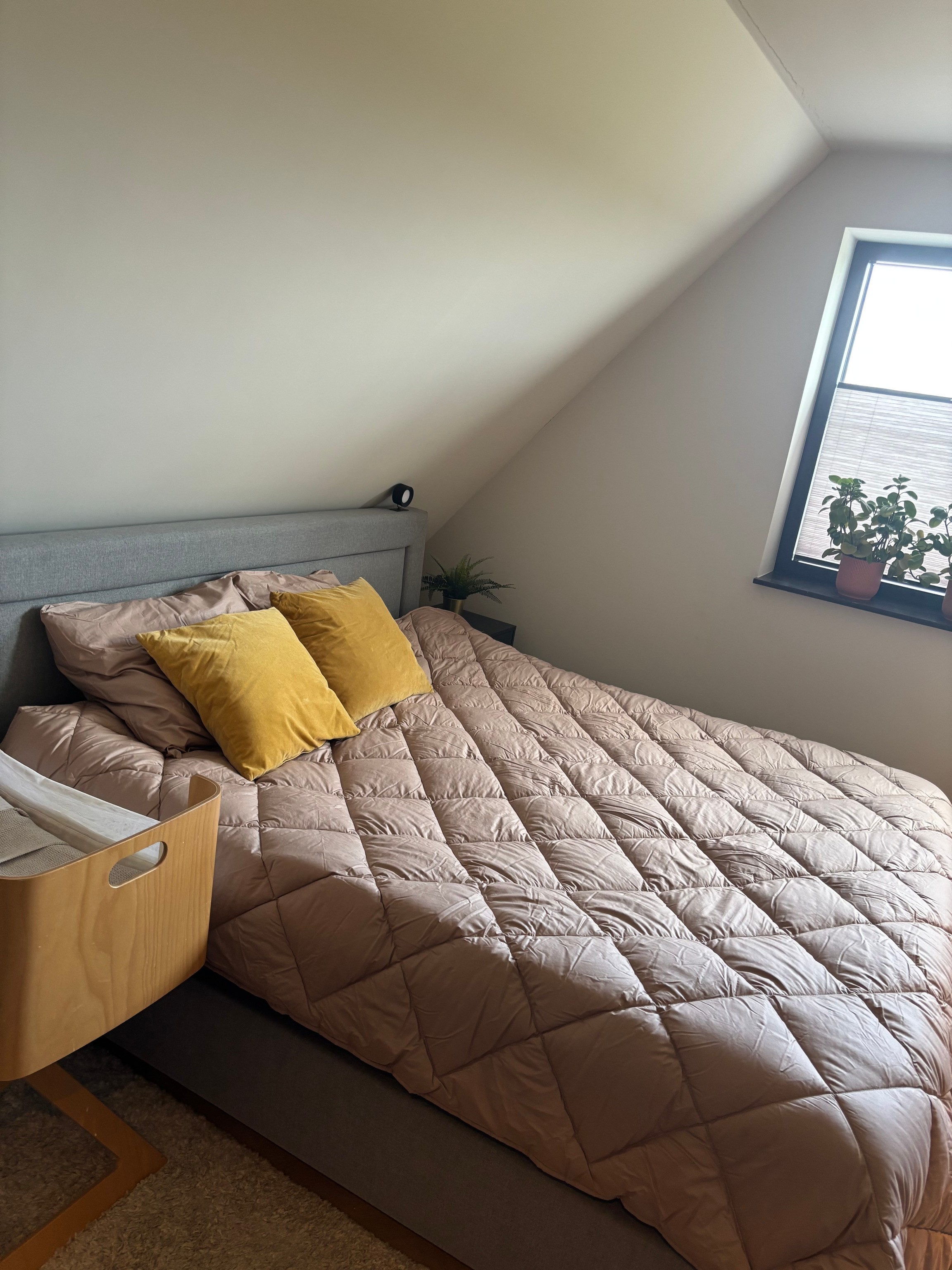 HappyBed Facebook ad