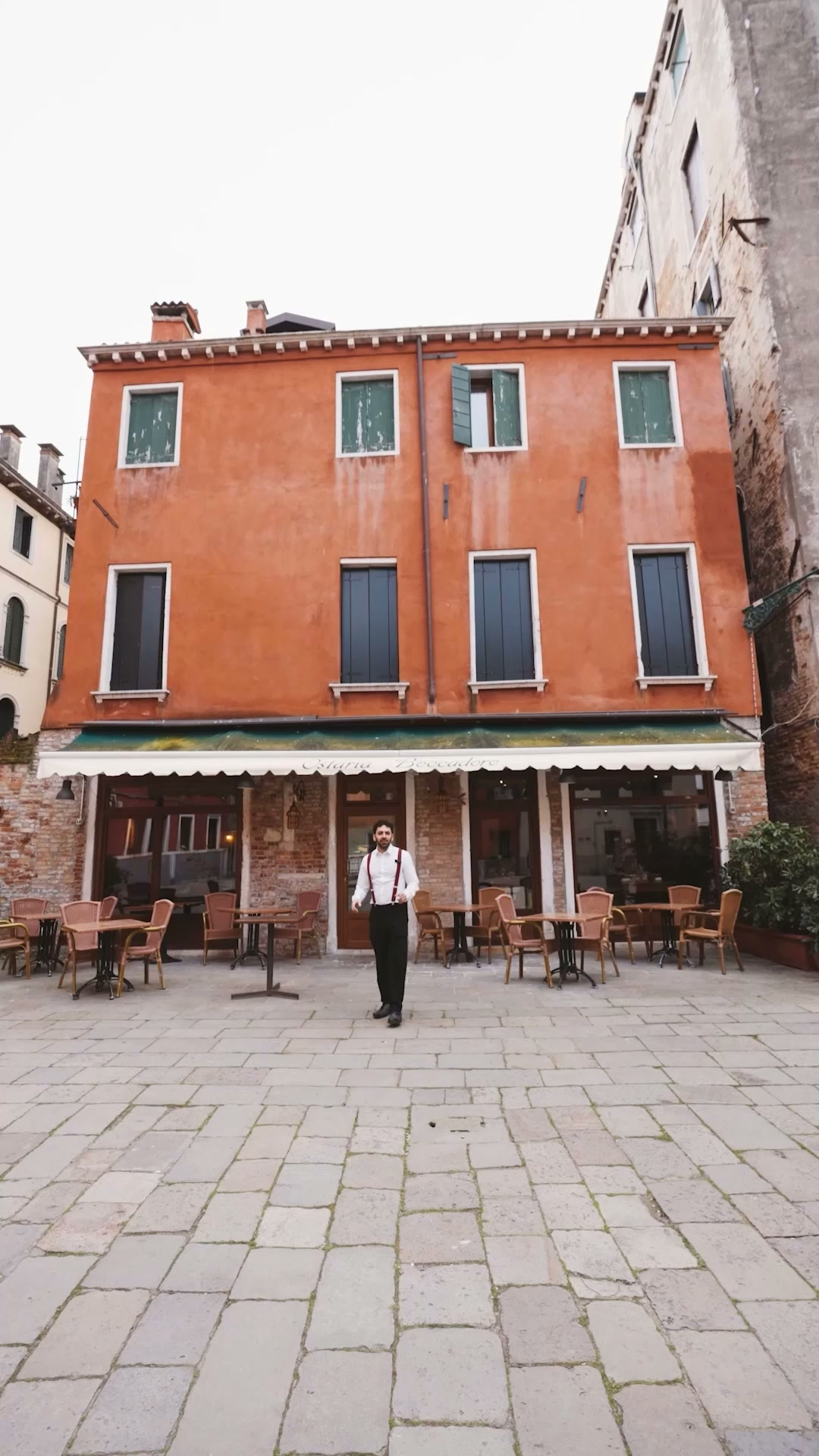 Ostaria Boccadoro Facebook ad: Live the romance of Venice with the person you love.
