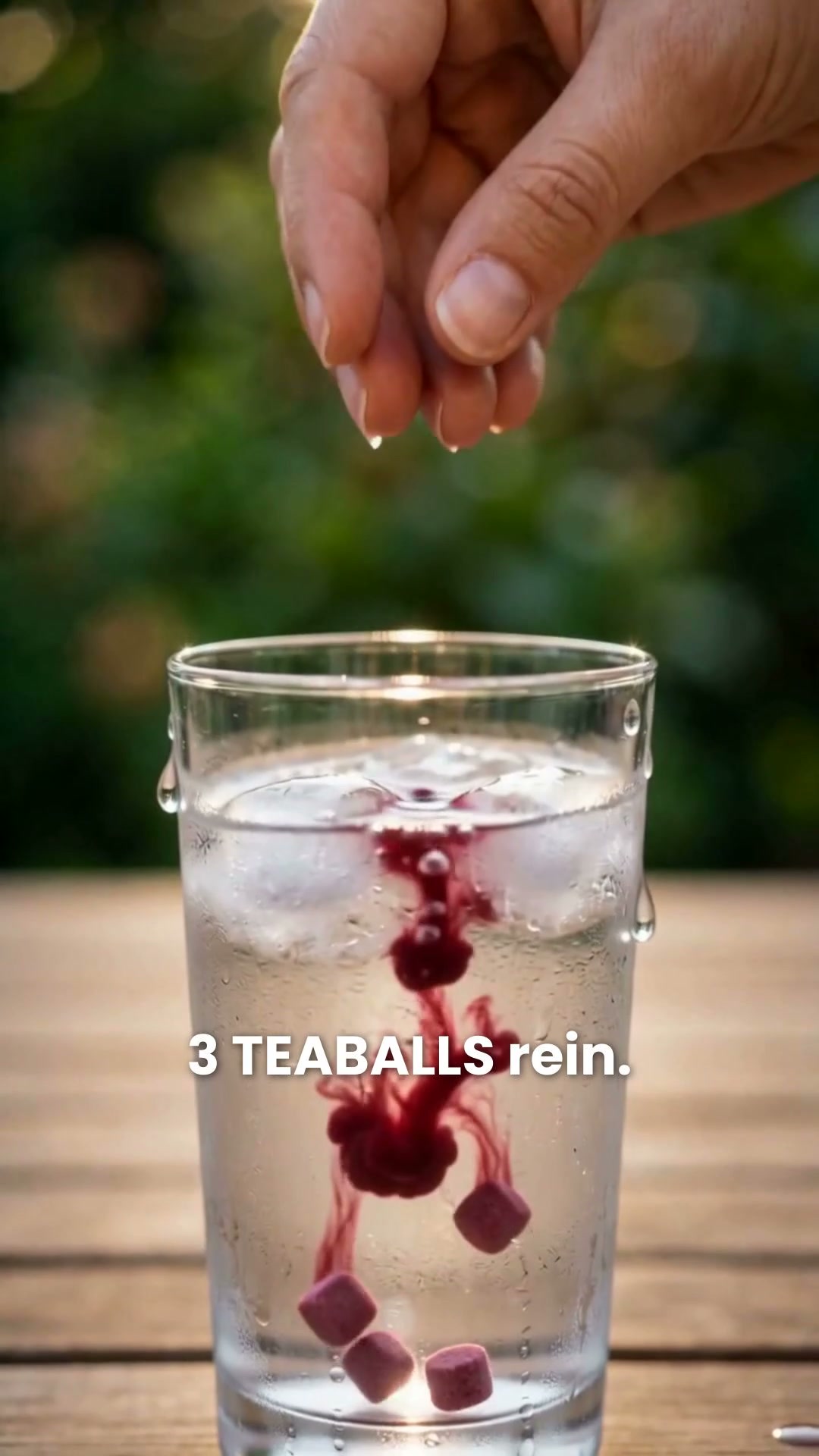 Teaballs.ch Facebook ad: Natürliches Flavoured Water mit TEABALLS