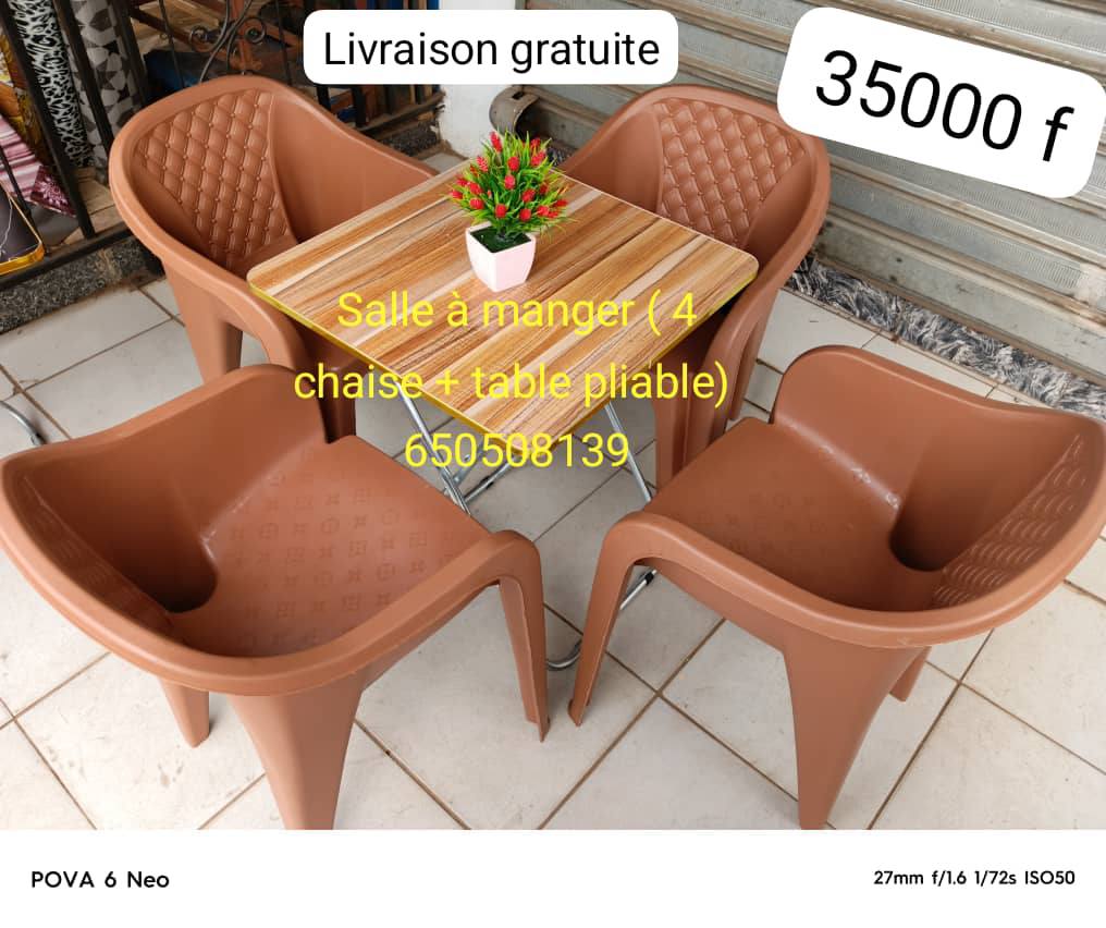 Armando bazar Facebook ad: Promotion des salles à manger et d'études en…