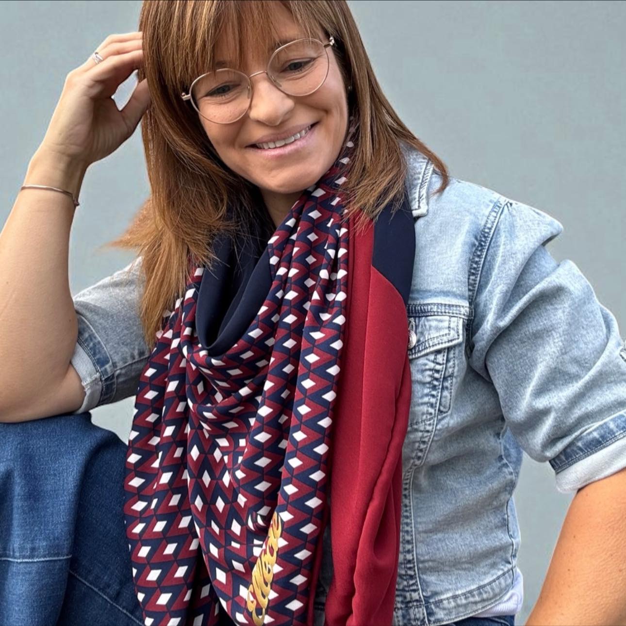 Ellécie, les foulards Facebook ad