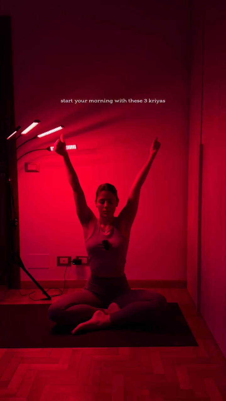 FREYARA Cosmetics Facebook ad: Full-Body Red & Infrared Light Therapy at Home