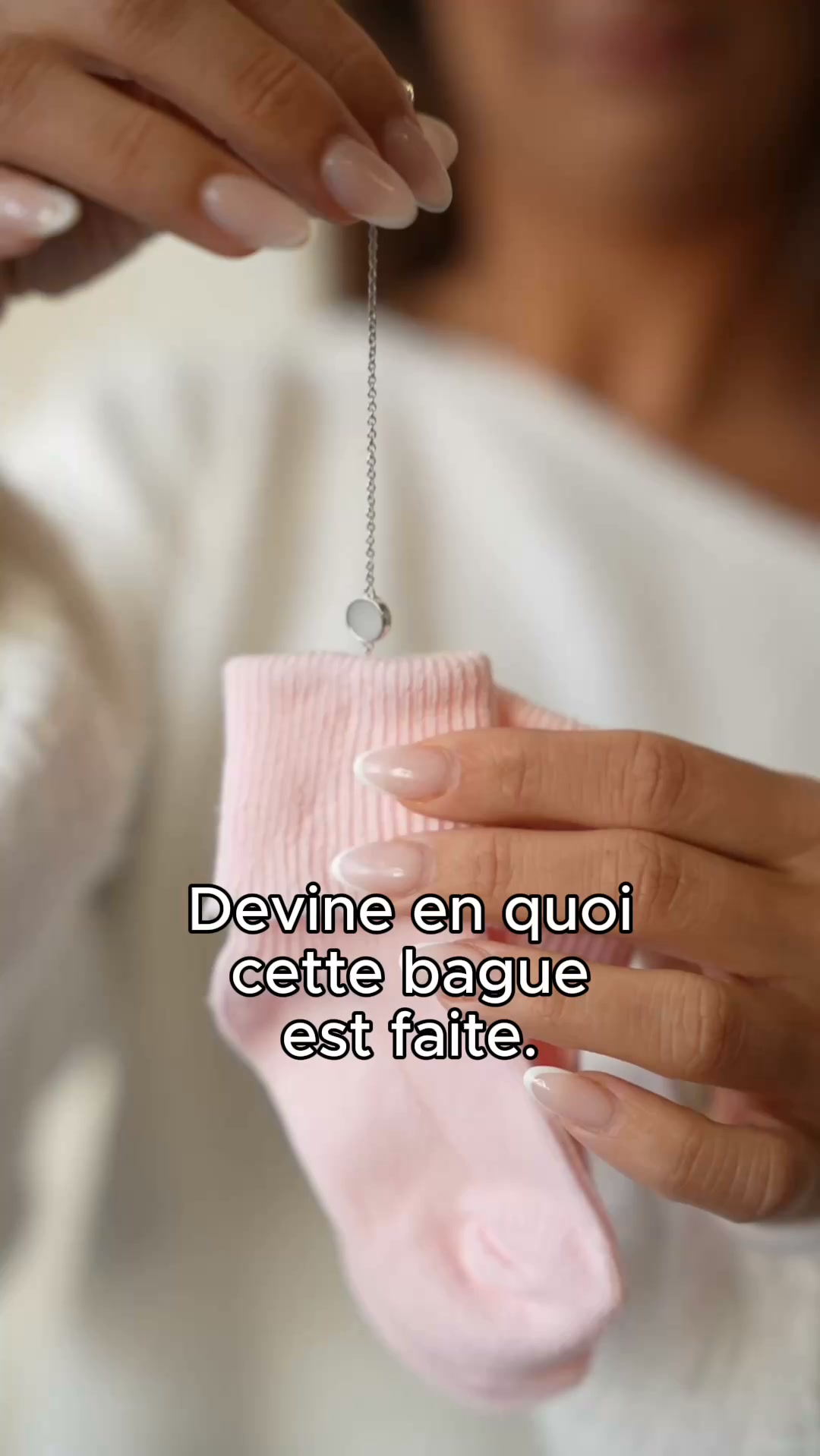 Mama Jewels France Facebook ad: Un bijou en lait maternel, fait main