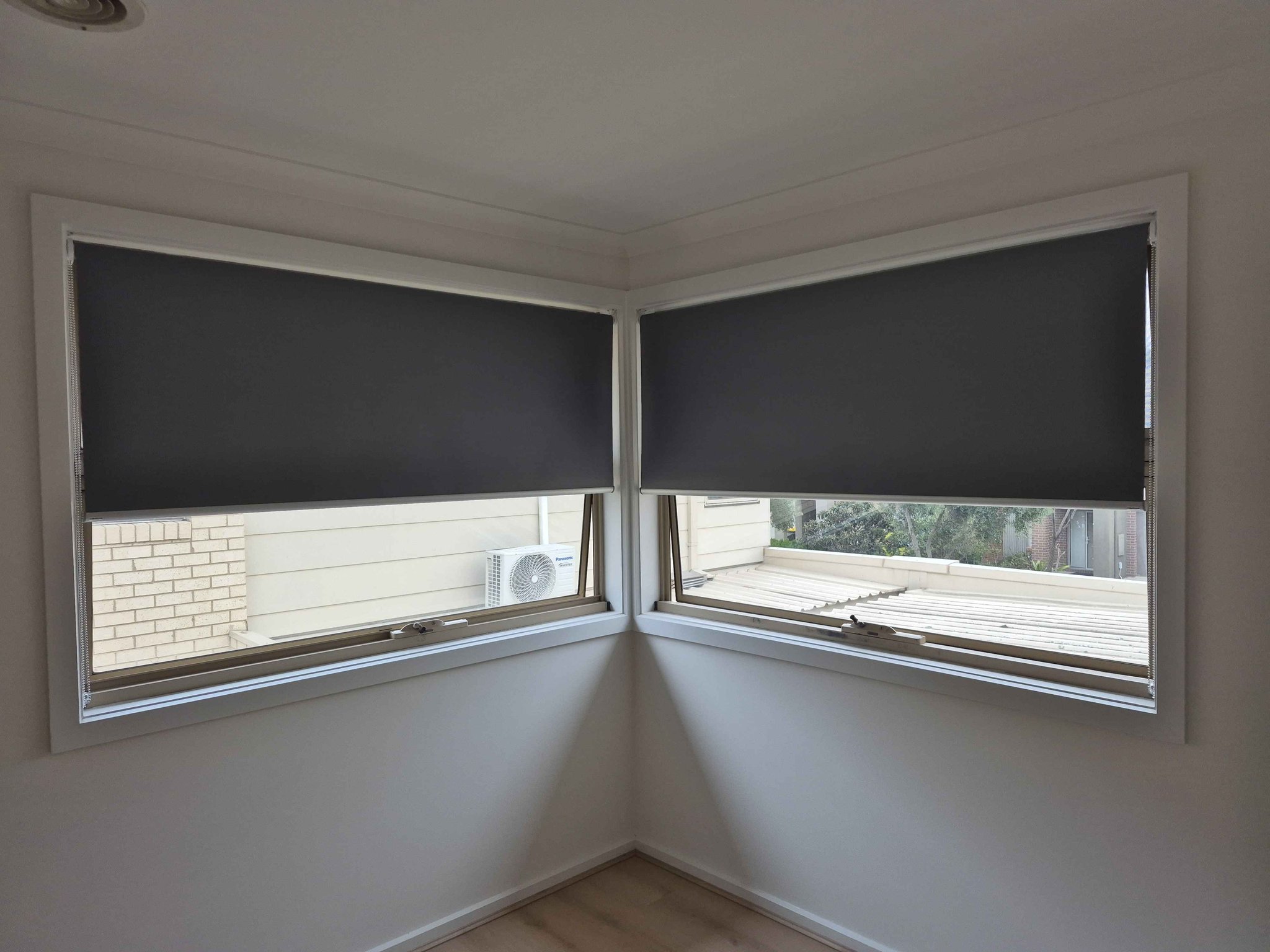 Bo Feng Facebook ad: custom Made Roller Blinds and Vertical Blinds