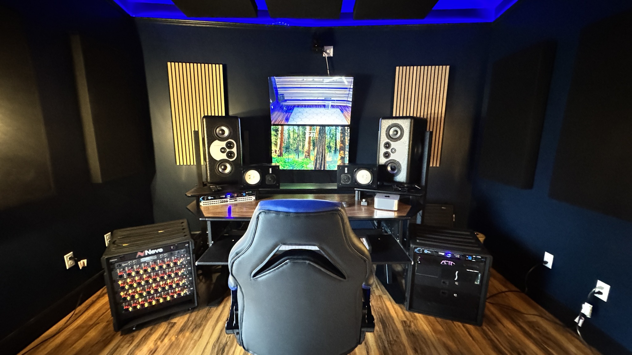 Arch Audio Records Facebook ad: Studio B is NOW OPEN for Bookings!