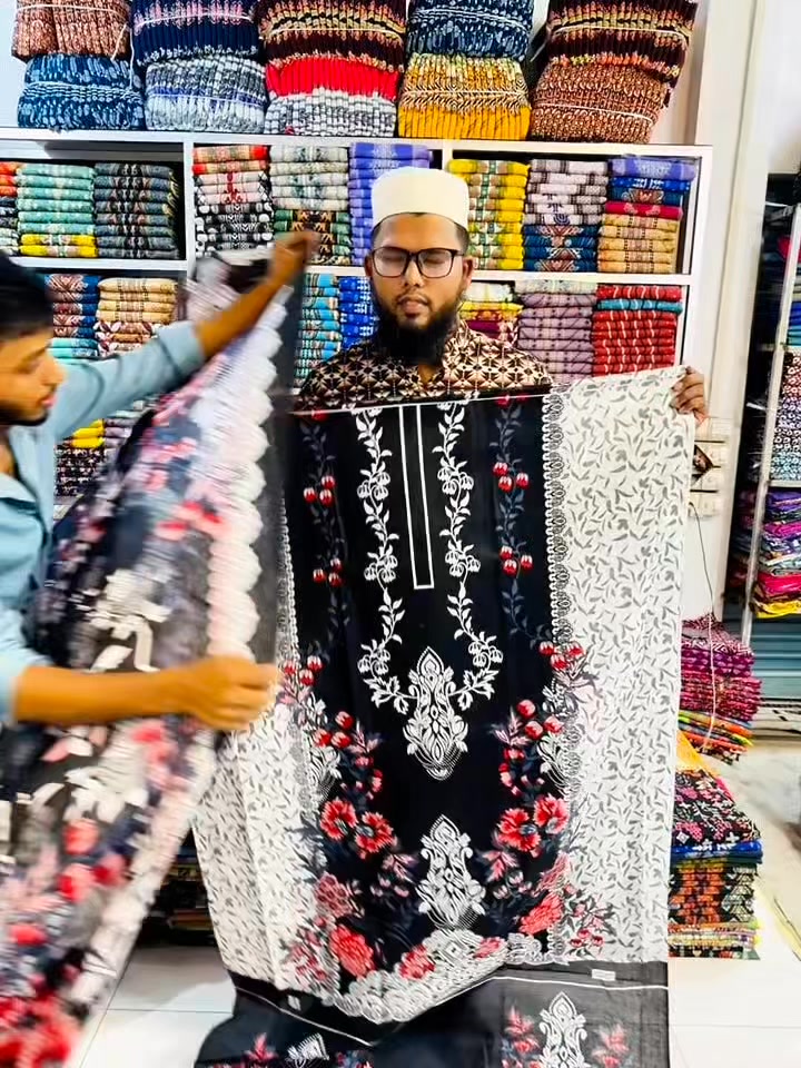 এইচ এম বুটিক্স Facebook ad: কাশ্মীরি জমজম অফার ৪৫০ অফার ৪৫০ অফার ৪৫০…