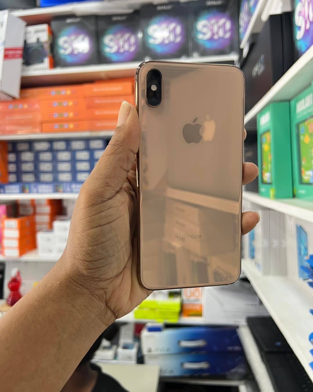 Francis Tochukwu Okoye Facebook ad: USA USED PHONES CHRISTMAS SALES