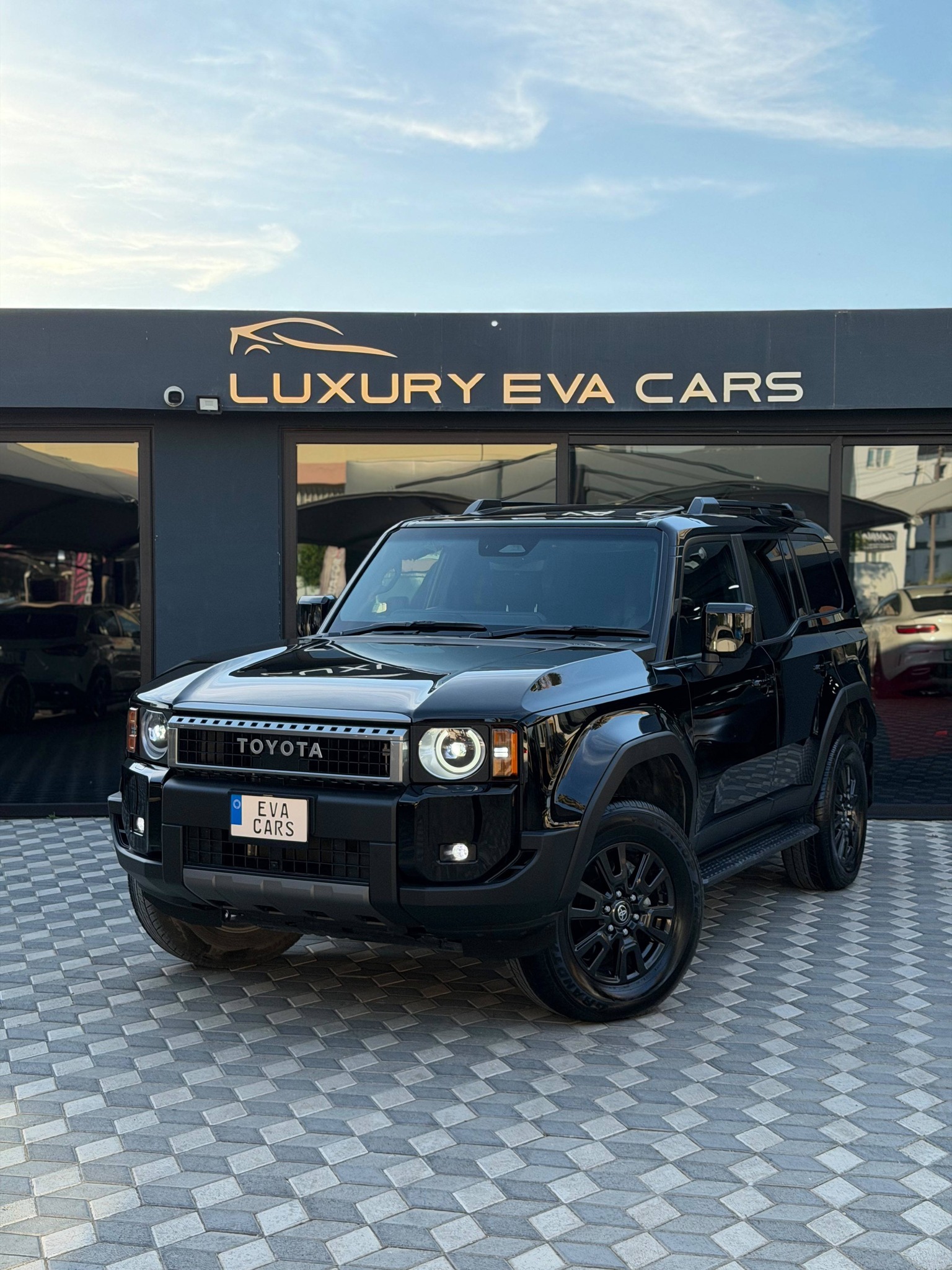 Luxury EVA CARS Facebook ad: LAND CRUISER PRADO